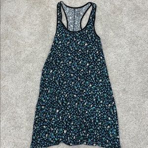 Black and flower print swing dress.